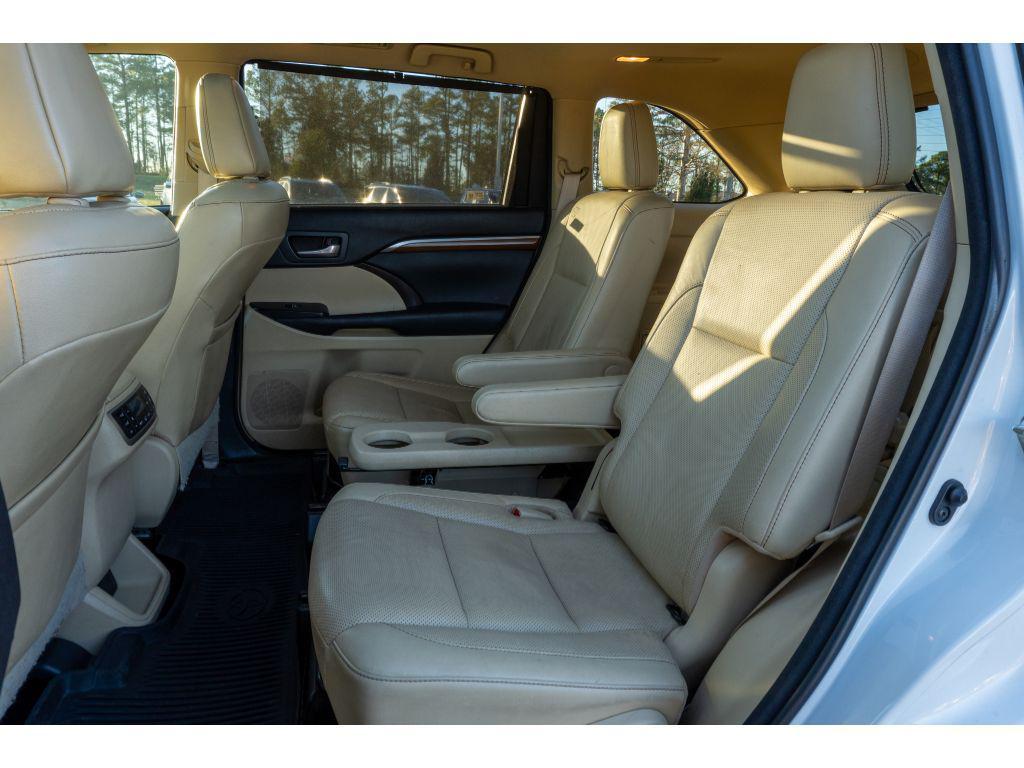 used 2018 Toyota Highlander Hybrid car, priced at $20,089