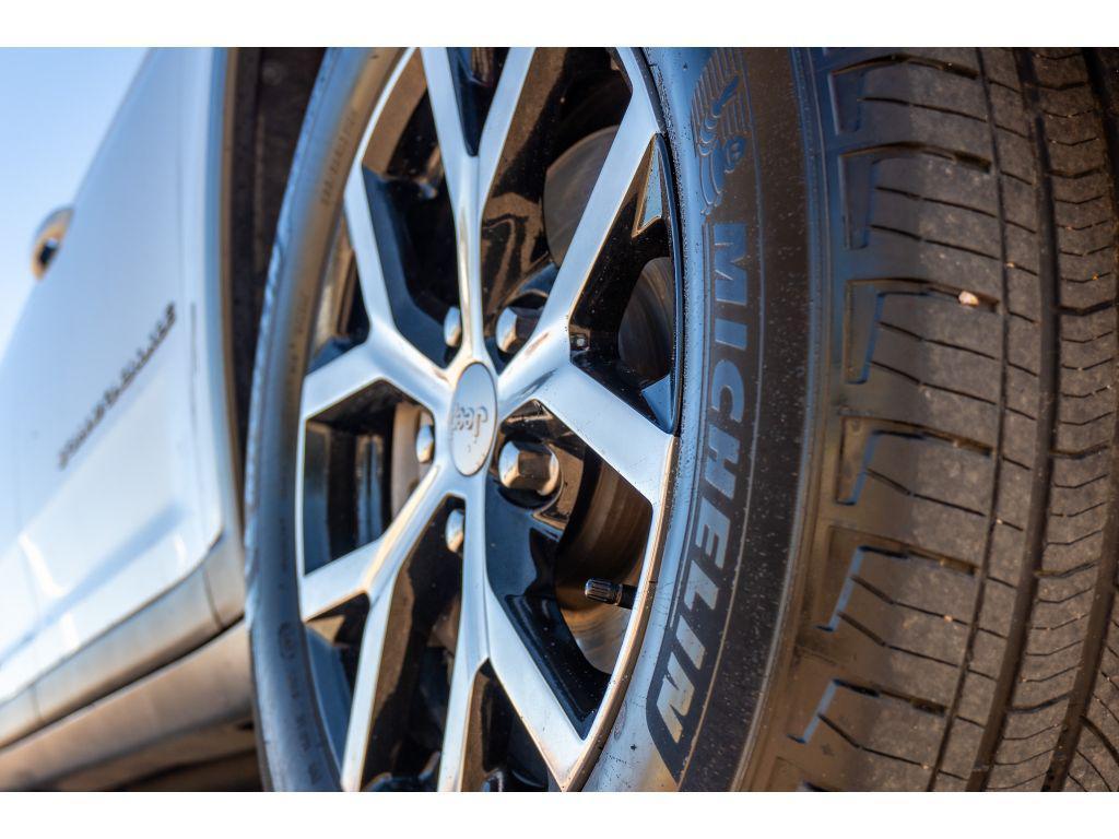 used 2024 Jeep Grand Cherokee L car, priced at $31,275