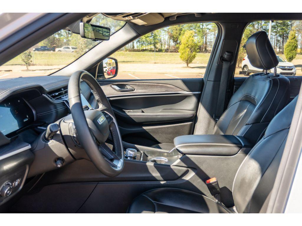 used 2024 Jeep Grand Cherokee L car, priced at $31,275