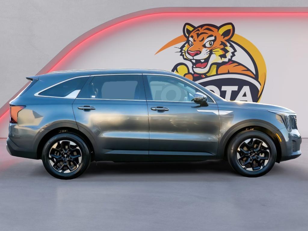 used 2024 Kia Sorento car, priced at $26,906