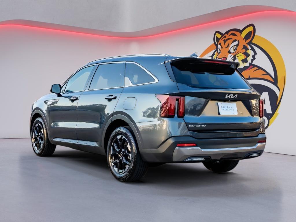 used 2024 Kia Sorento car, priced at $26,906