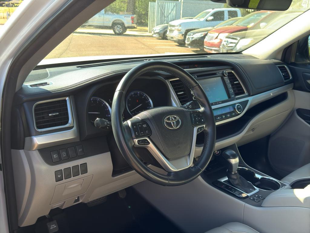 used 2018 Toyota Highlander car, priced at $19,432