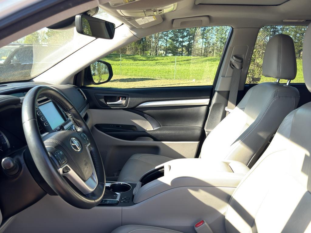 used 2018 Toyota Highlander car, priced at $19,432