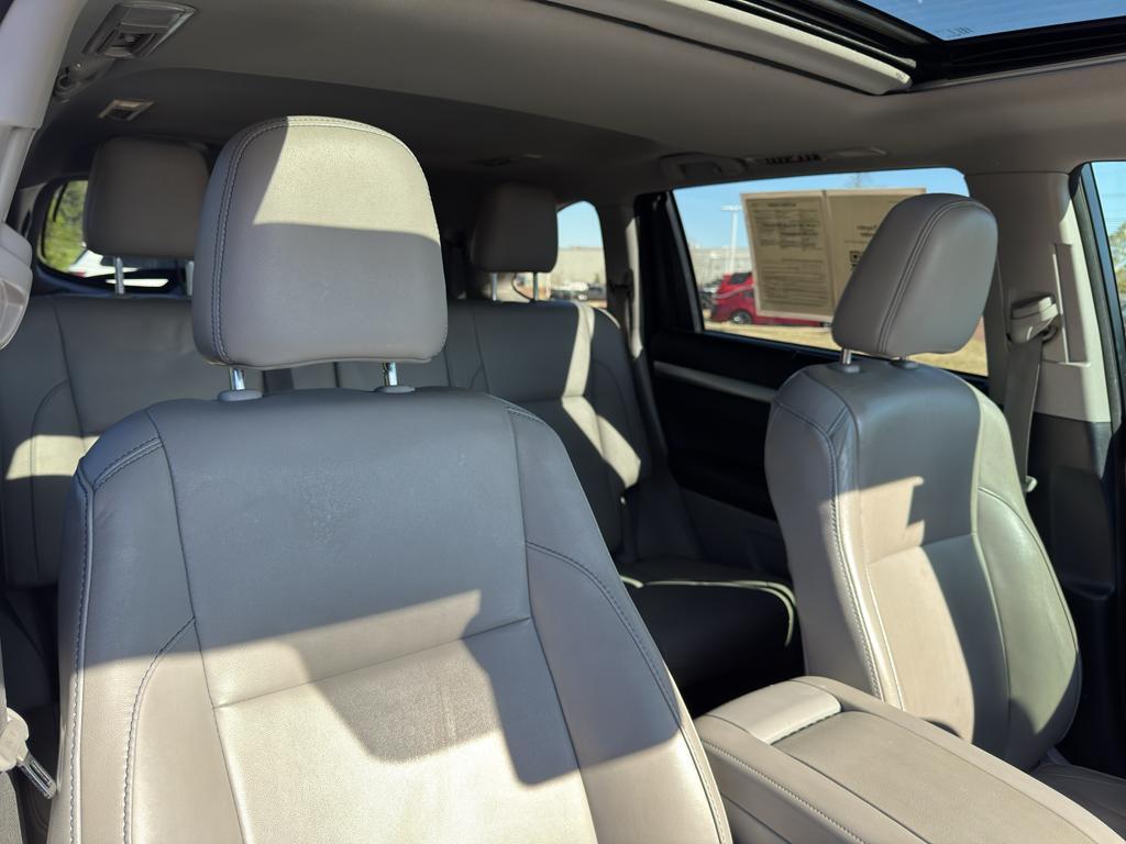 used 2018 Toyota Highlander car, priced at $19,432