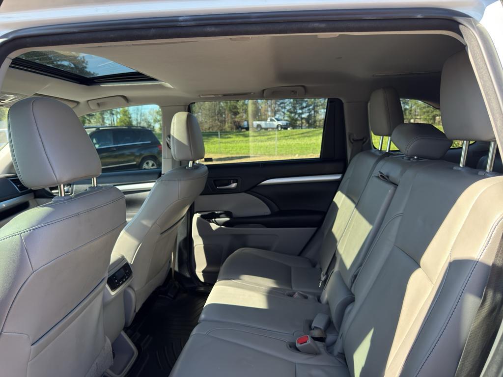 used 2018 Toyota Highlander car, priced at $19,432