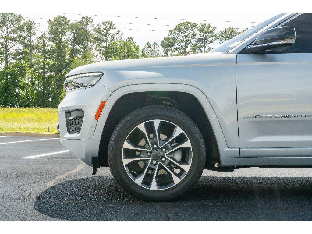 used 2023 Jeep Grand Cherokee car, priced at $34,069