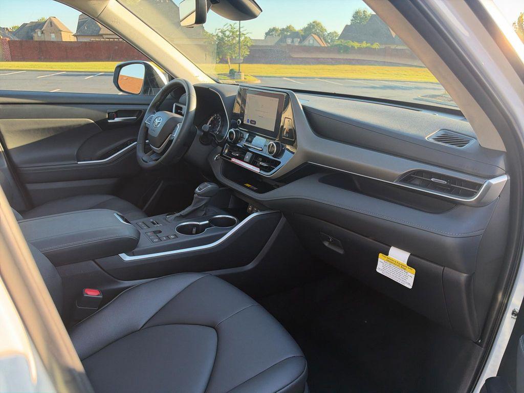 used 2026 Toyota Highlander car, priced at $52,725