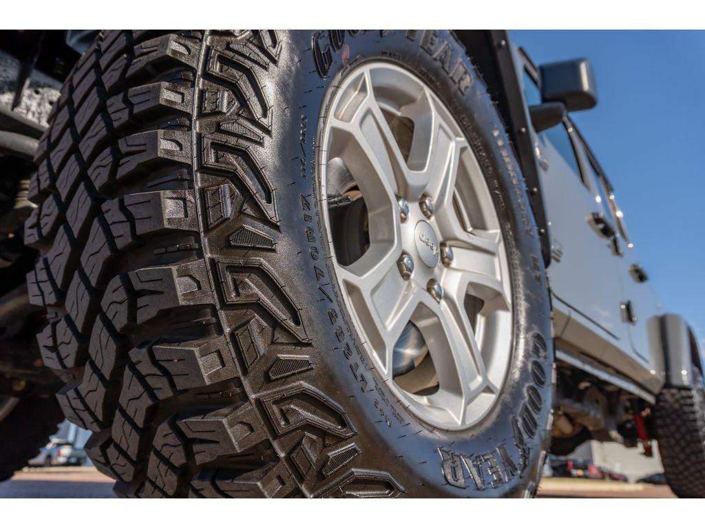 used 2020 Jeep Gladiator car, priced at $36,225