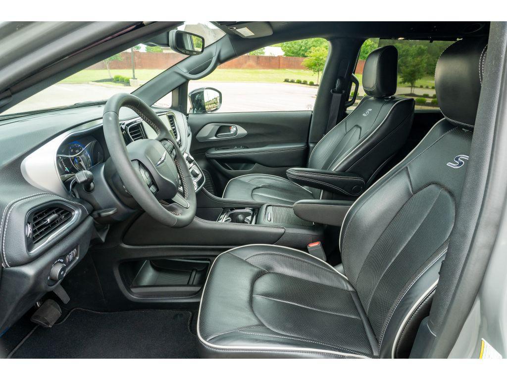 used 2025 Chrysler Pacifica car, priced at $39,191