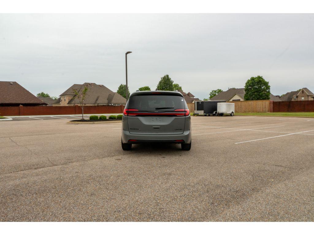 used 2025 Chrysler Pacifica car, priced at $39,191