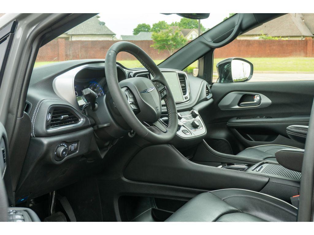 used 2025 Chrysler Pacifica car, priced at $39,191