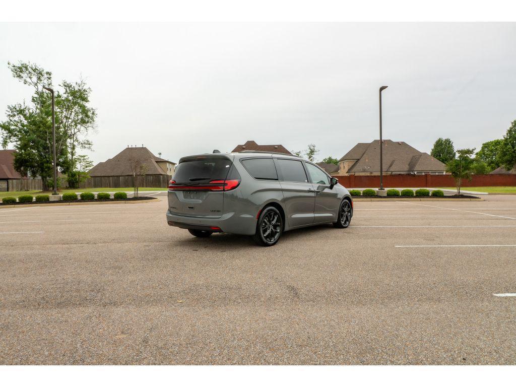 used 2025 Chrysler Pacifica car, priced at $39,191