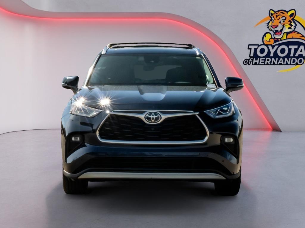 used 2021 Toyota Highlander car, priced at $33,228