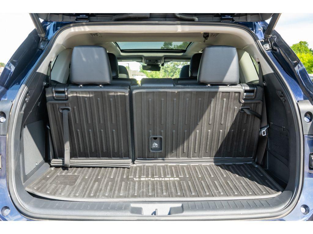 used 2021 Toyota Highlander car, priced at $33,228