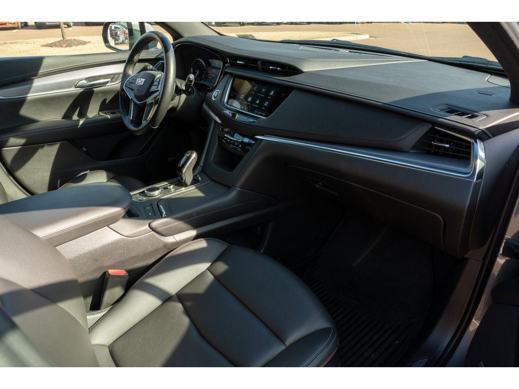 used 2021 Cadillac XT5 car, priced at $25,210