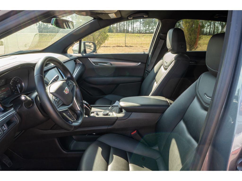 used 2021 Cadillac XT5 car, priced at $25,210