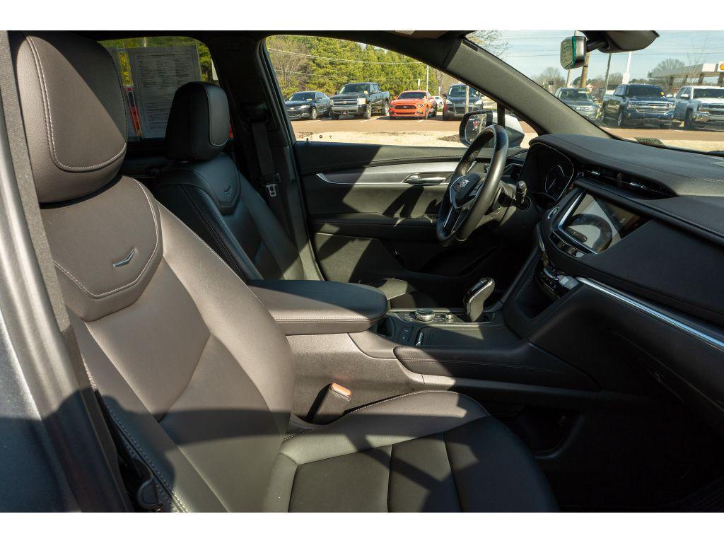 used 2021 Cadillac XT5 car, priced at $25,210