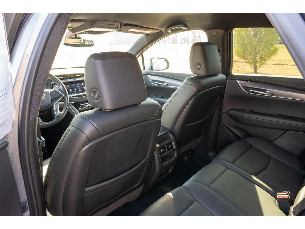 used 2021 Cadillac XT5 car, priced at $25,210