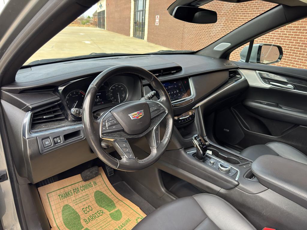 used 2023 Cadillac XT5 car, priced at $28,304