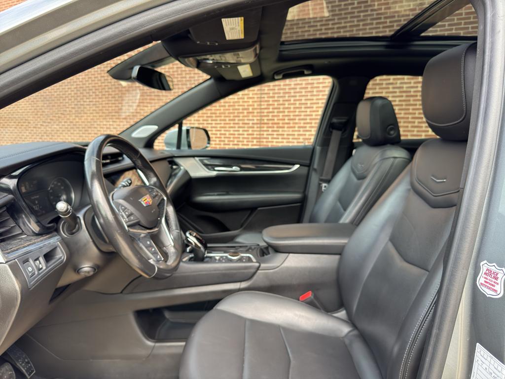 used 2023 Cadillac XT5 car, priced at $28,304