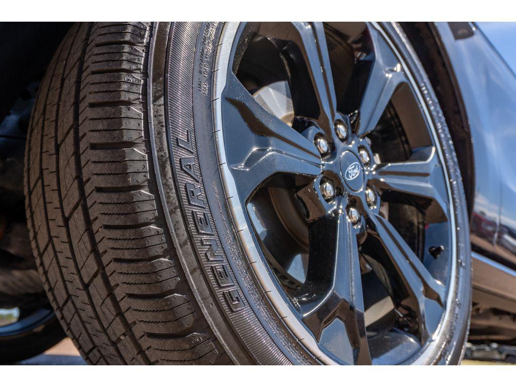 used 2024 Ford Expedition car, priced at $59,400