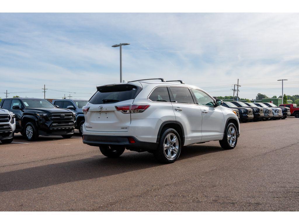 used 2016 Toyota Highlander car, priced at $14,867