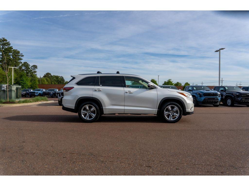 used 2016 Toyota Highlander car, priced at $14,867
