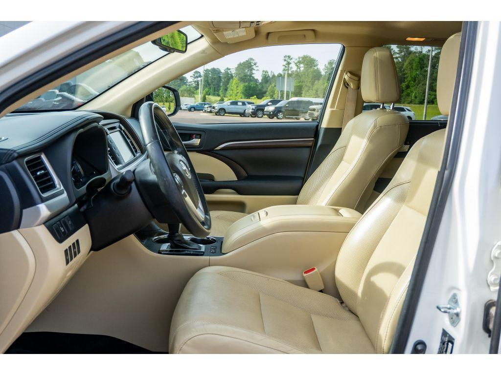 used 2016 Toyota Highlander car, priced at $14,867