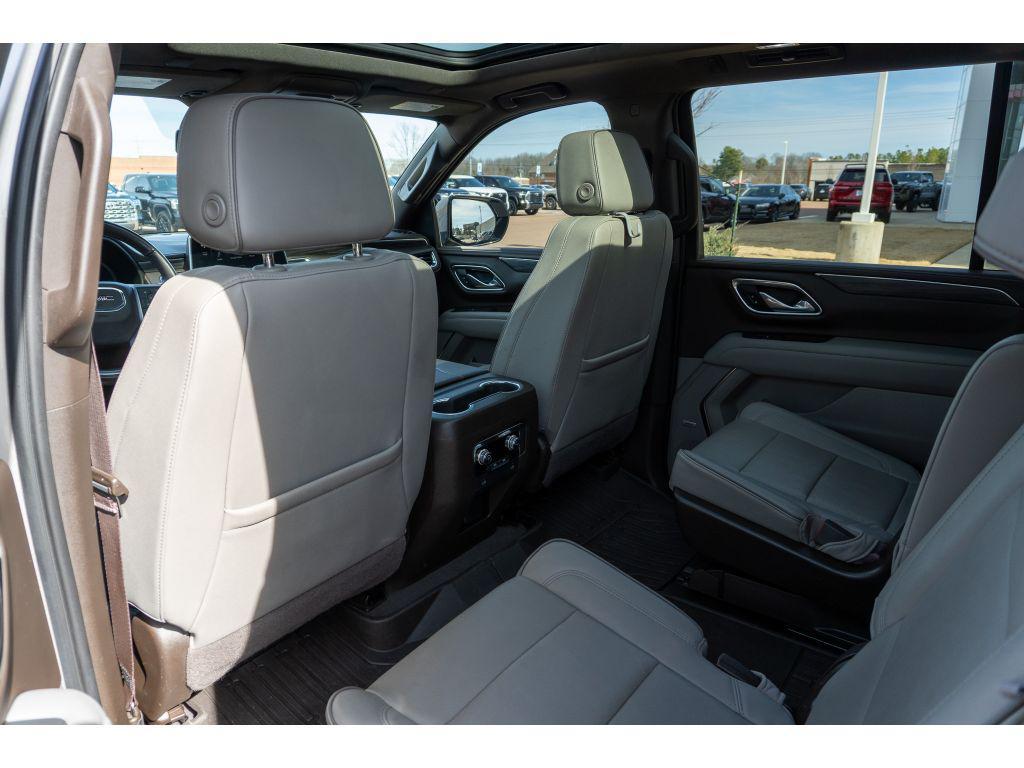 used 2023 GMC Yukon XL car, priced at $41,514