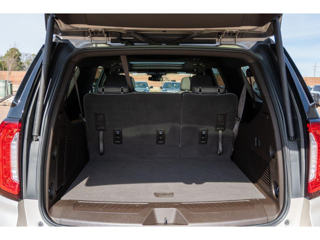 used 2023 GMC Yukon XL car, priced at $41,514