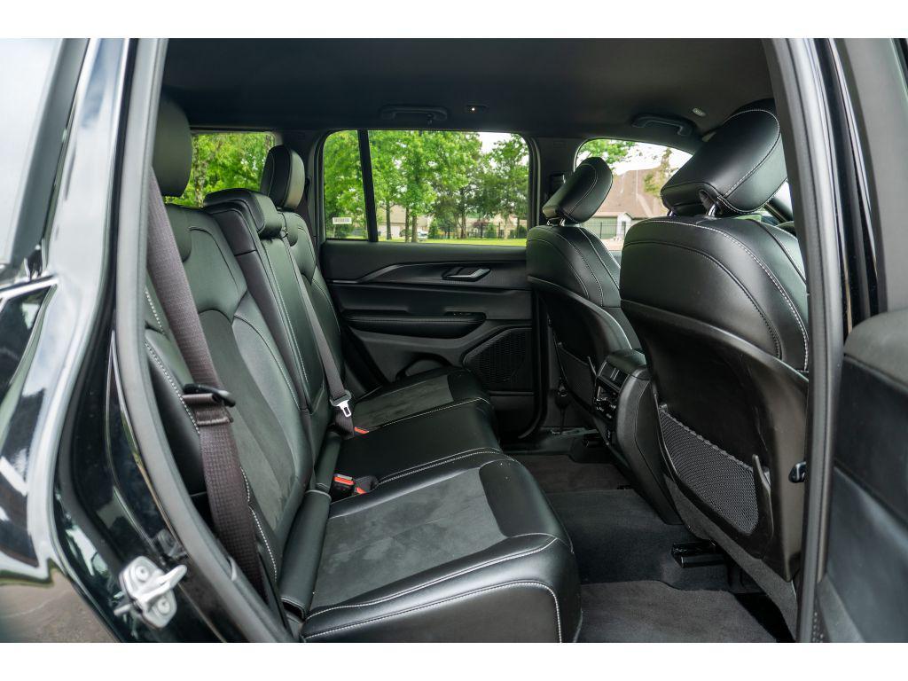 used 2025 Jeep Grand Cherokee car, priced at $37,622