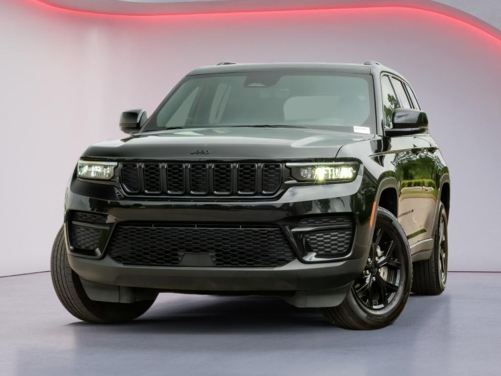 used 2025 Jeep Grand Cherokee car, priced at $37,622