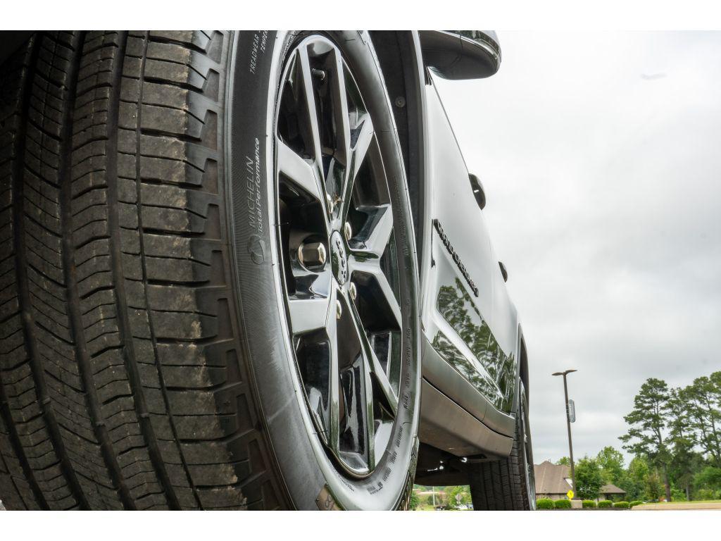 used 2025 Jeep Grand Cherokee car, priced at $37,622