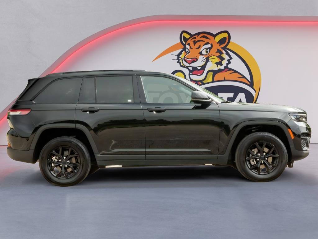 used 2025 Jeep Grand Cherokee car, priced at $37,622