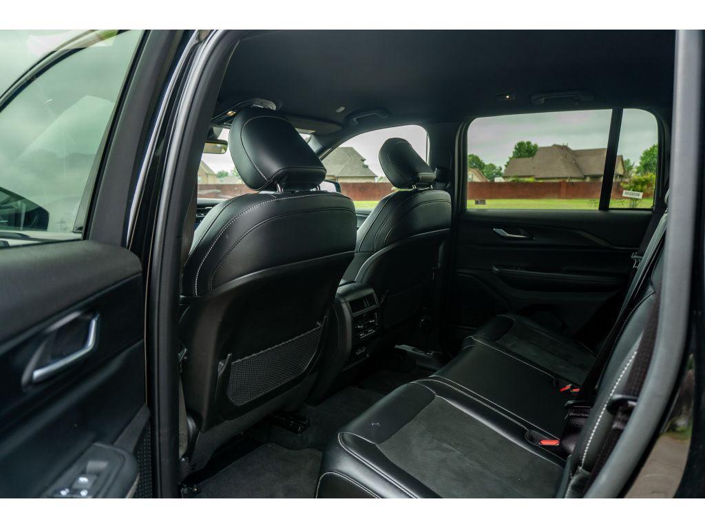 used 2025 Jeep Grand Cherokee car, priced at $37,622