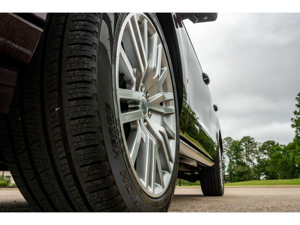 used 2024 Ford Expedition car, priced at $61,575