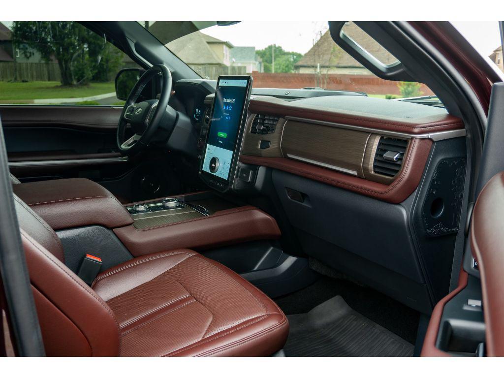 used 2024 Ford Expedition car, priced at $61,575