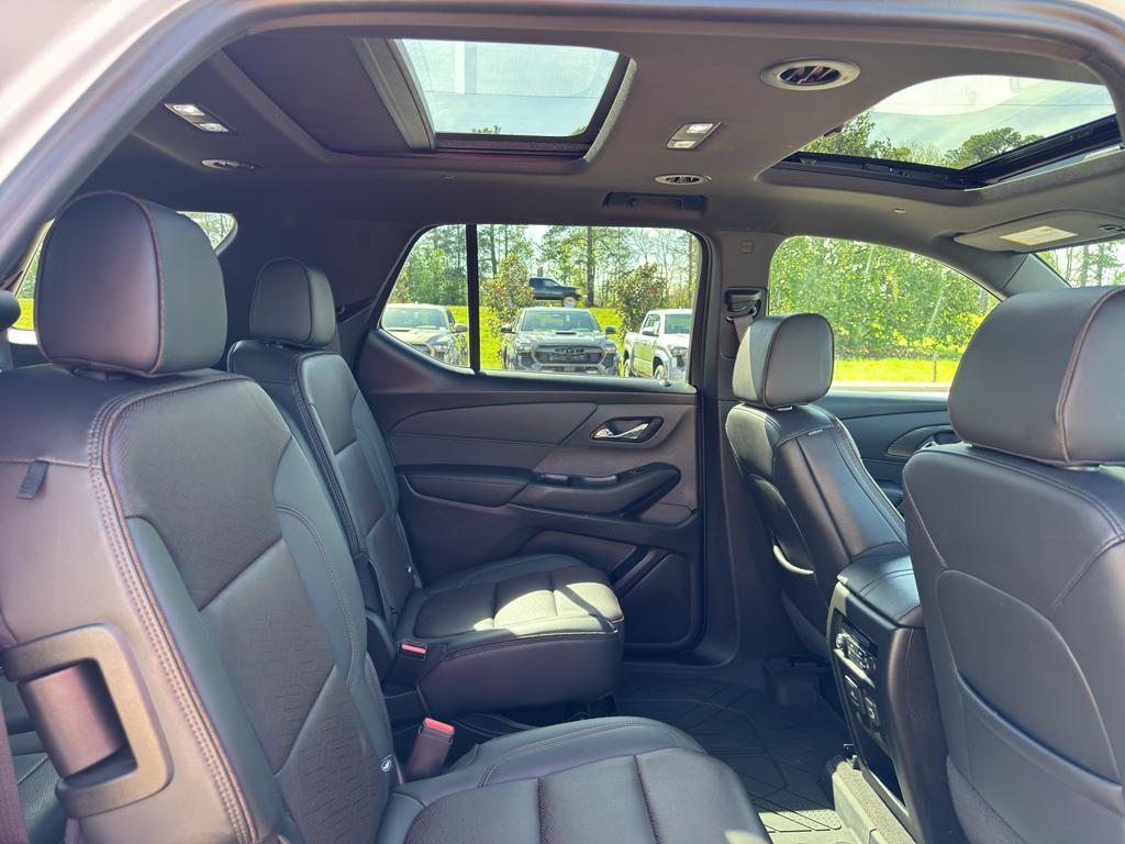 used 2022 Chevrolet Traverse car, priced at $35,992