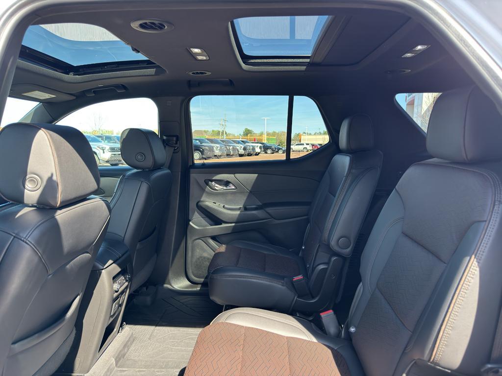 used 2022 Chevrolet Traverse car, priced at $35,992
