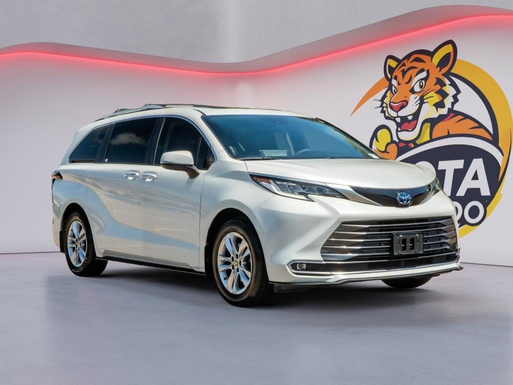 used 2022 Toyota Sienna car, priced at $44,425