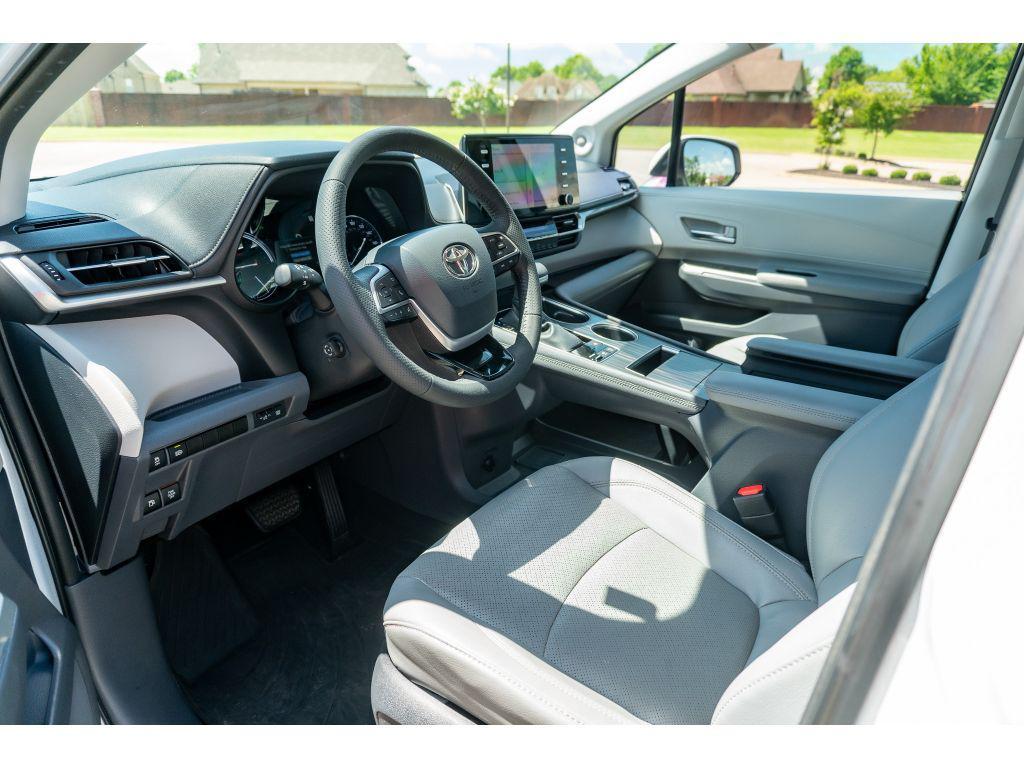 used 2022 Toyota Sienna car, priced at $44,425