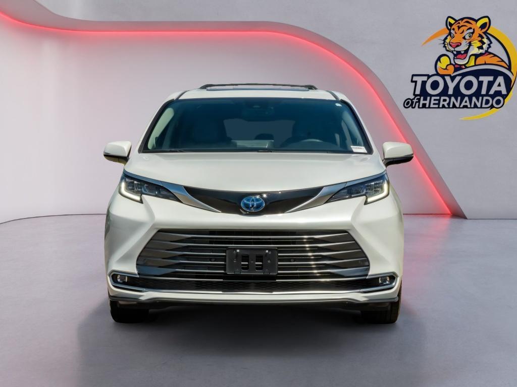 used 2022 Toyota Sienna car, priced at $44,425