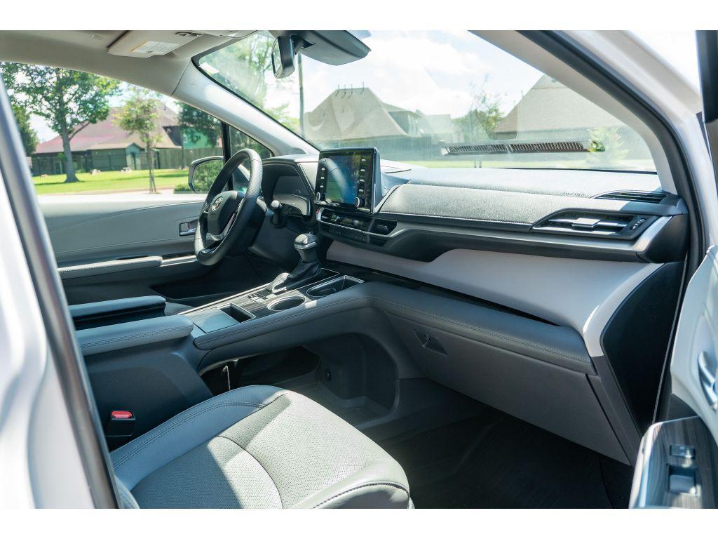 used 2022 Toyota Sienna car, priced at $44,425