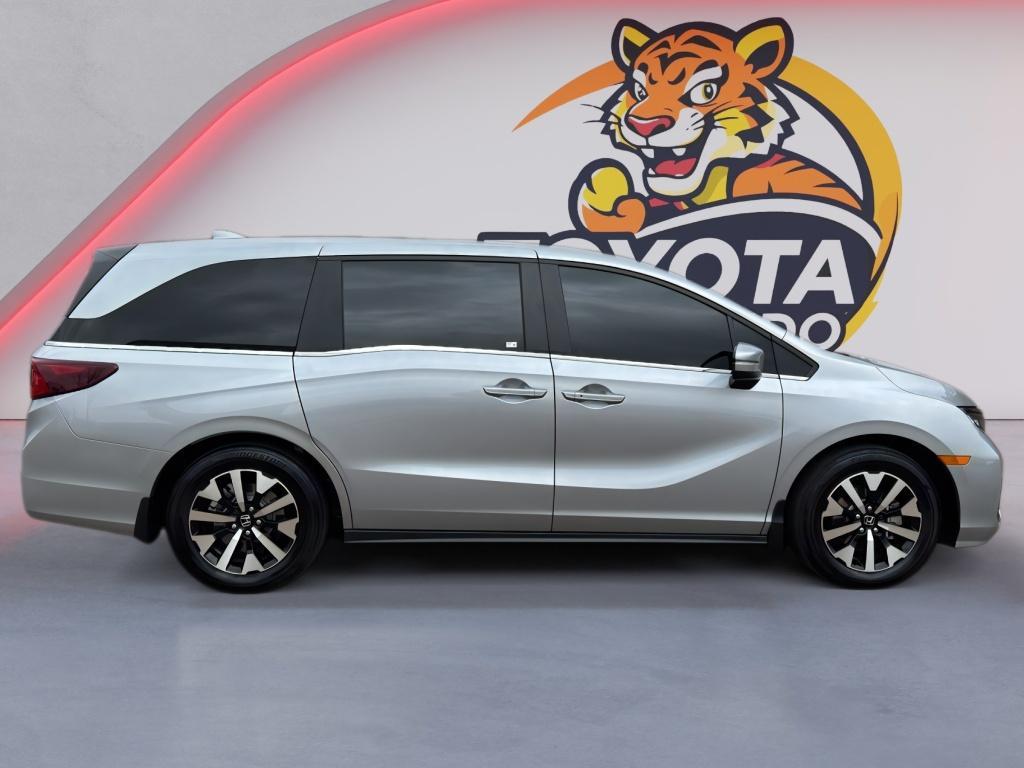 used 2025 Honda Odyssey car, priced at $39,290