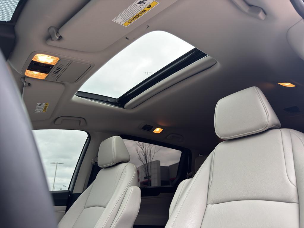 used 2025 Honda Odyssey car, priced at $39,290
