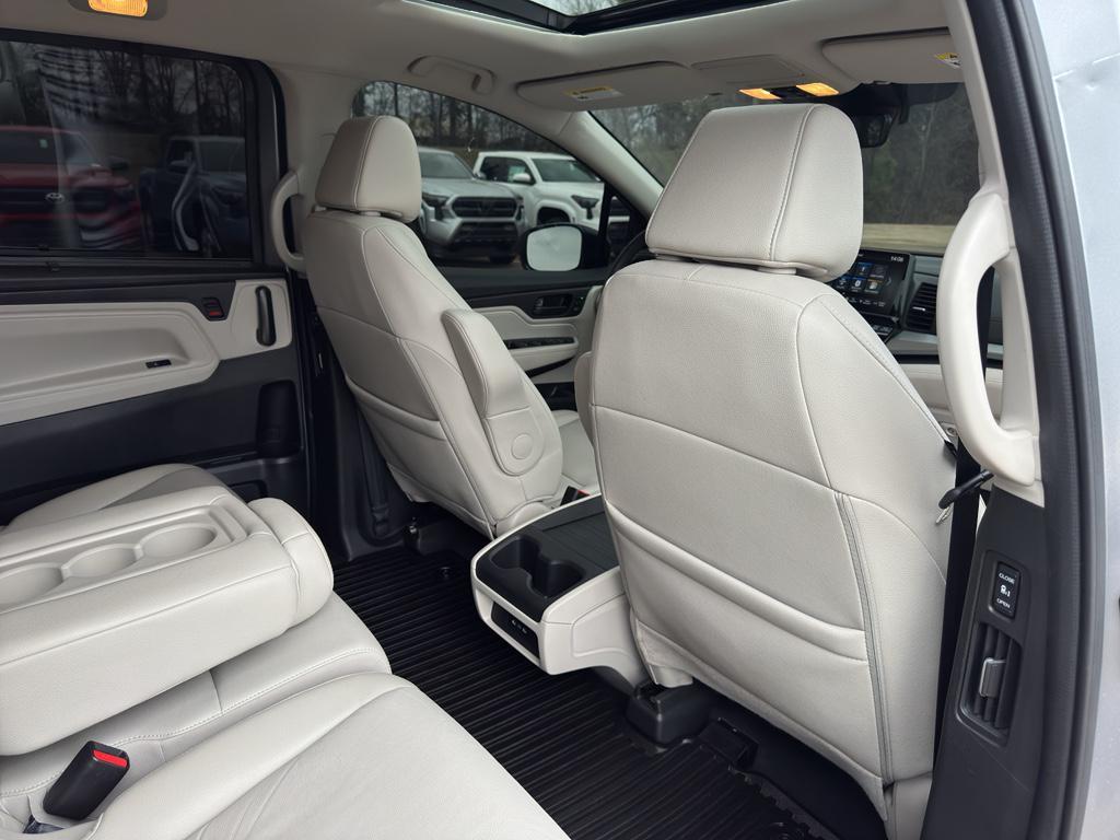 used 2025 Honda Odyssey car, priced at $39,290