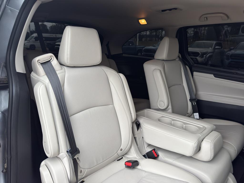 used 2025 Honda Odyssey car, priced at $39,290