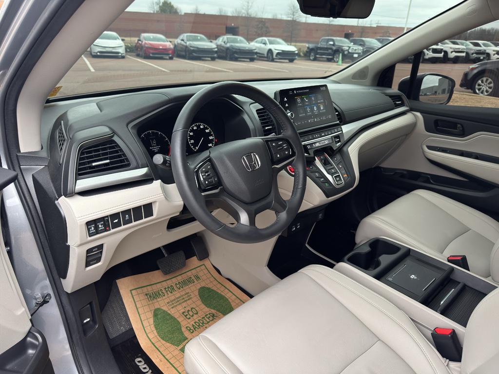 used 2025 Honda Odyssey car, priced at $39,290