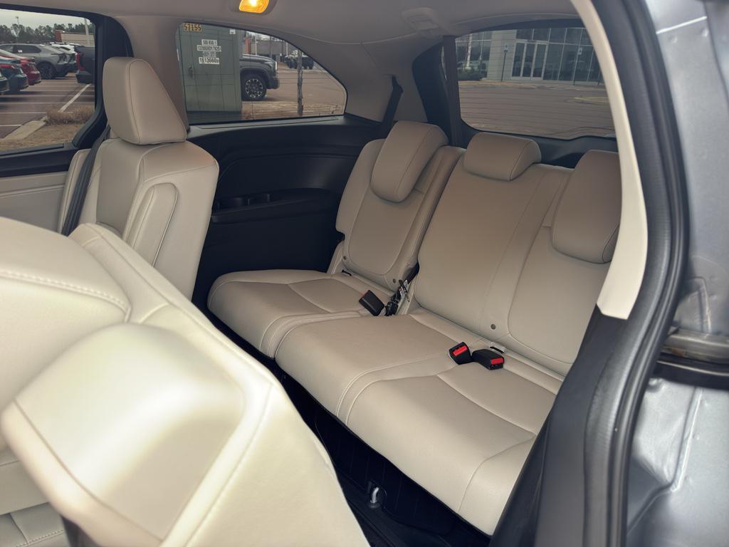 used 2025 Honda Odyssey car, priced at $39,290