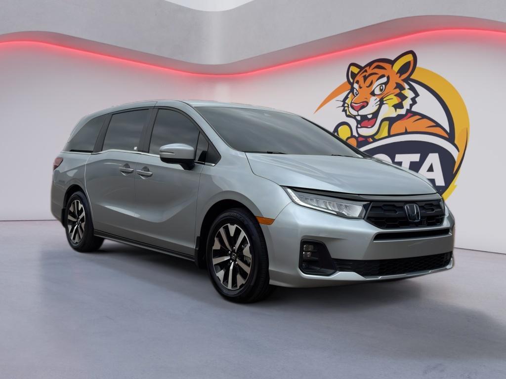 used 2025 Honda Odyssey car, priced at $39,290